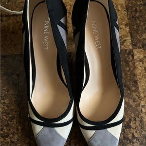 Nine West Black and Gray Heels with Elegant Design